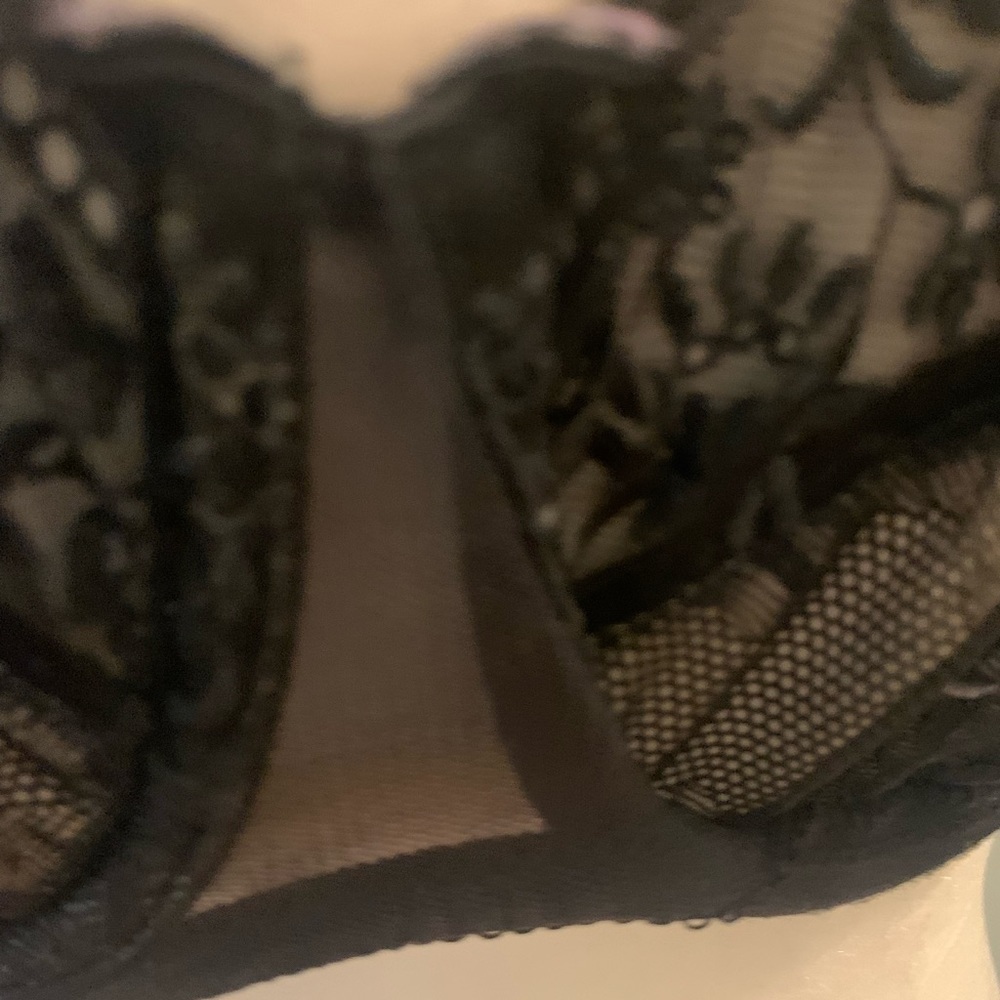 Wacoal black sheer underwire bra, size 36D - Picture 5 of 6
